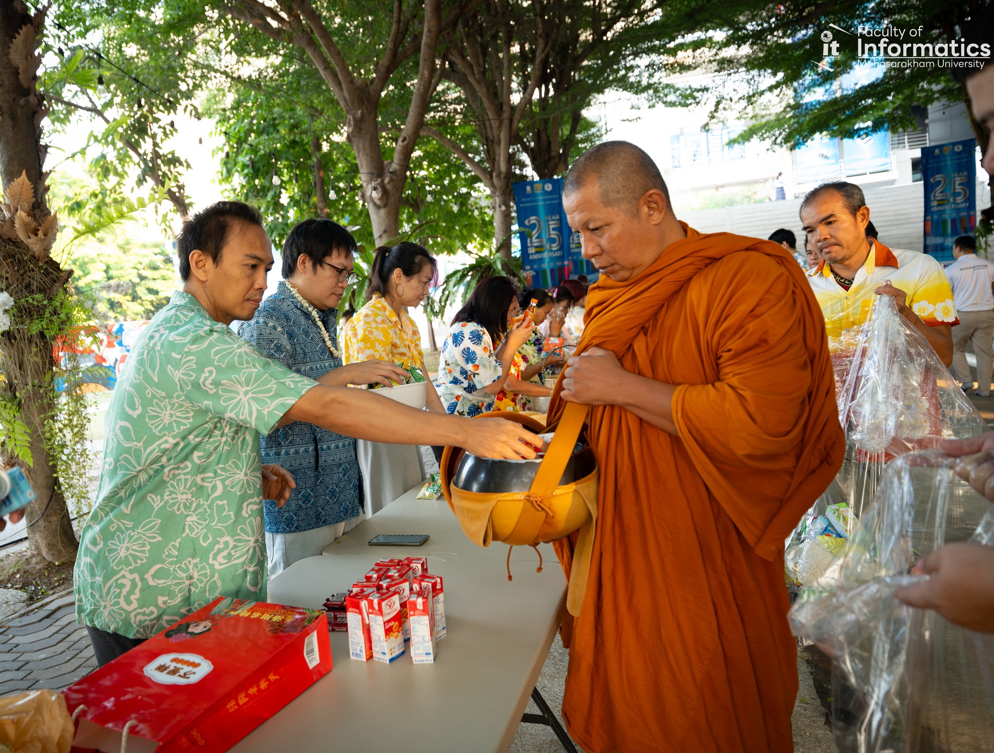 สืบสานประเพณีงดงาม ต้อนรับบุญปีใหม่ไทย 