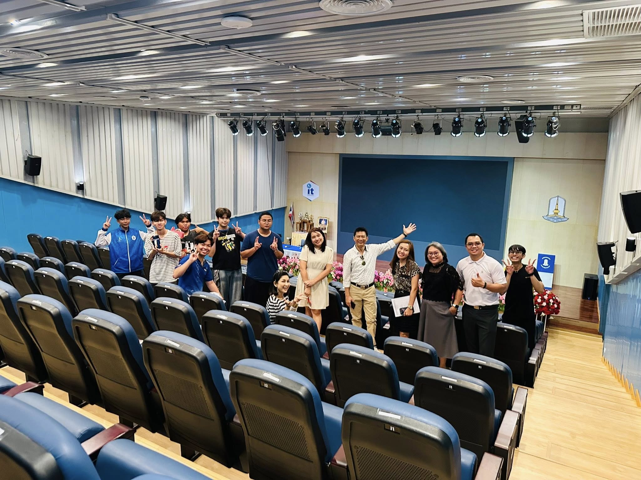 ปรับปรุงภูมิทัศน์เพื่อสร้างบรรยากาศต้อนรับผู้สำเร็จการศึกษาในระหว่างการฝึกซ้อม วันที่ 24 – 25 เมษายน 2569