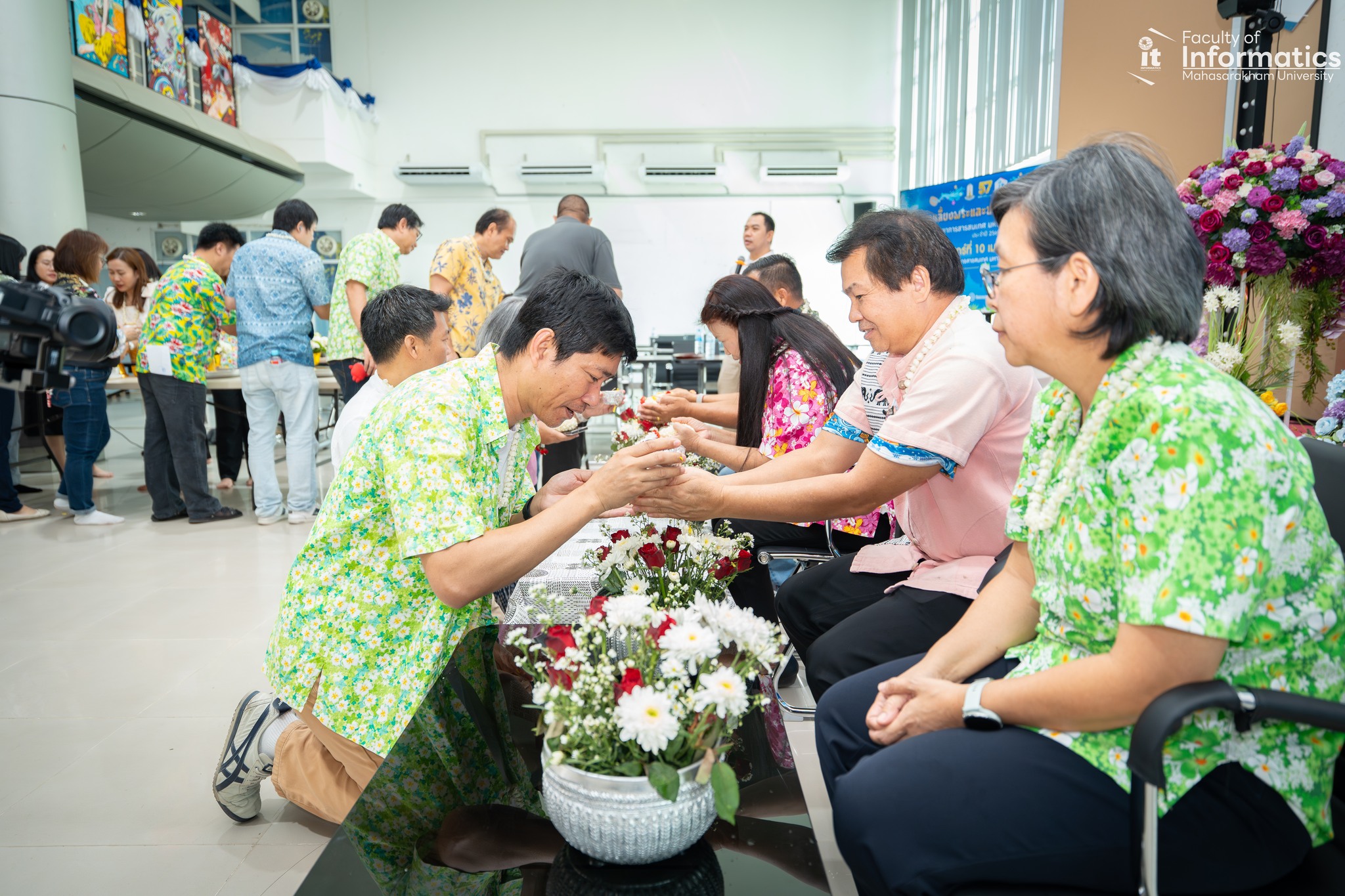 ชุ่มฉ่ำหัวใจในวันสงกรานต์ สืบสานวัฒนธรรมไทย