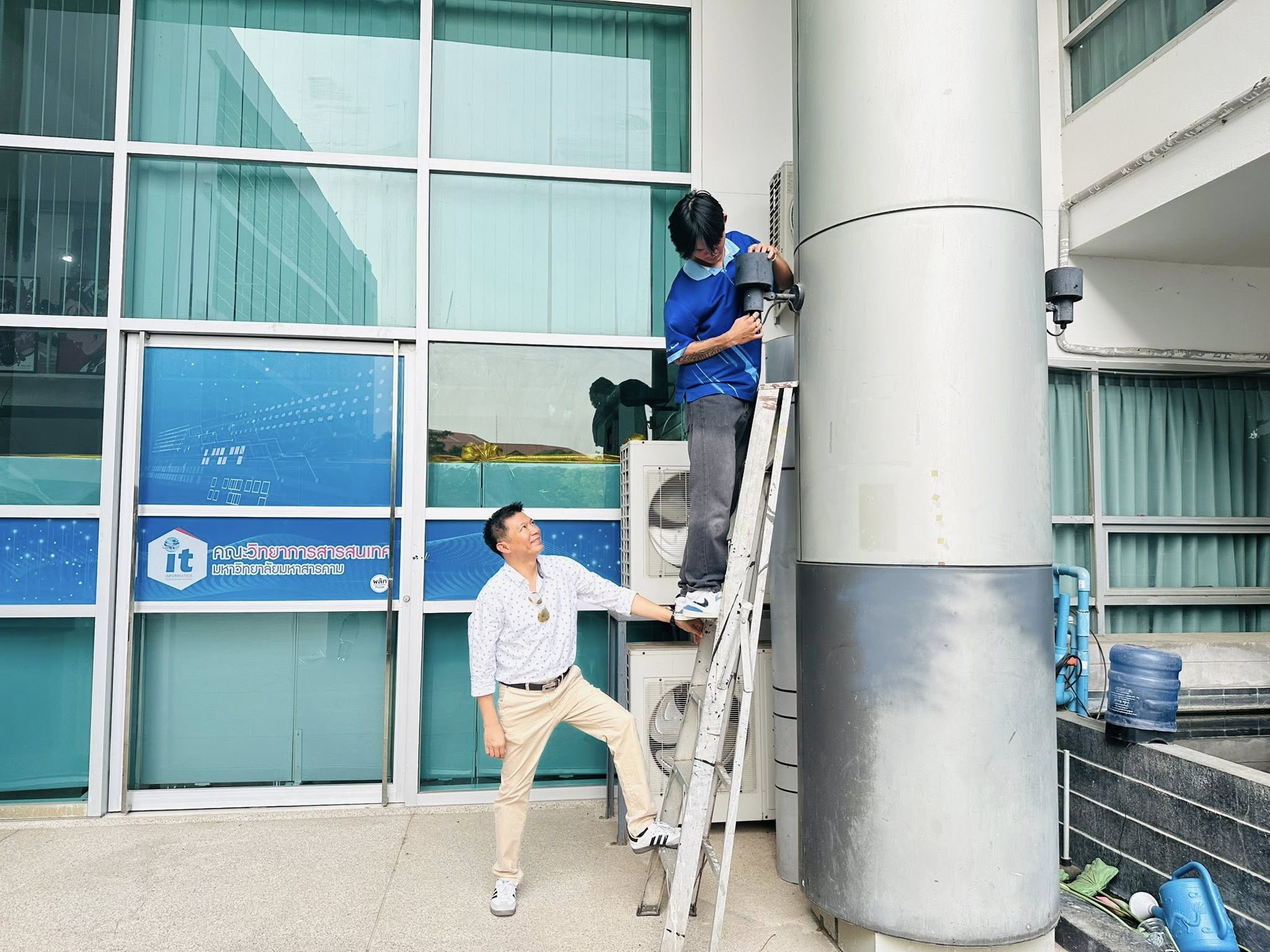 ปรับปรุงภูมิทัศน์เพื่อสร้างบรรยากาศต้อนรับผู้สำเร็จการศึกษาในระหว่างการฝึกซ้อม วันที่ 24 – 25 เมษายน 2569