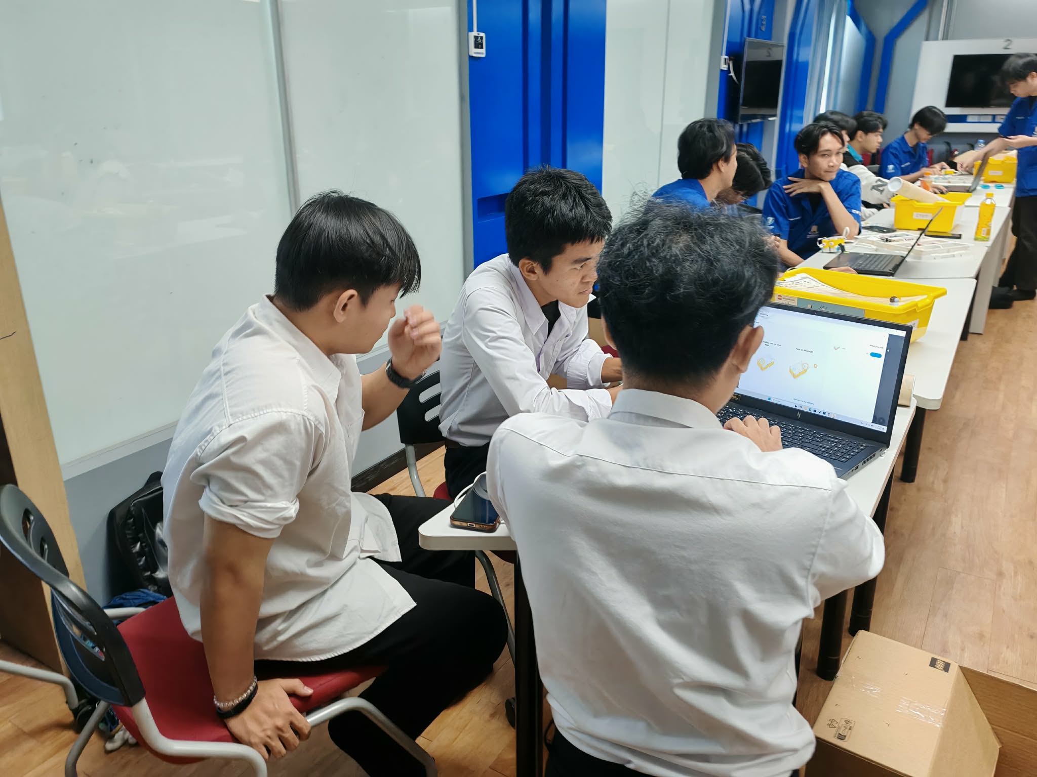  ปลุกพลังนักพัฒนา ก้าวสู่โลกหุ่นยนต์ยุคดิจิทัล 