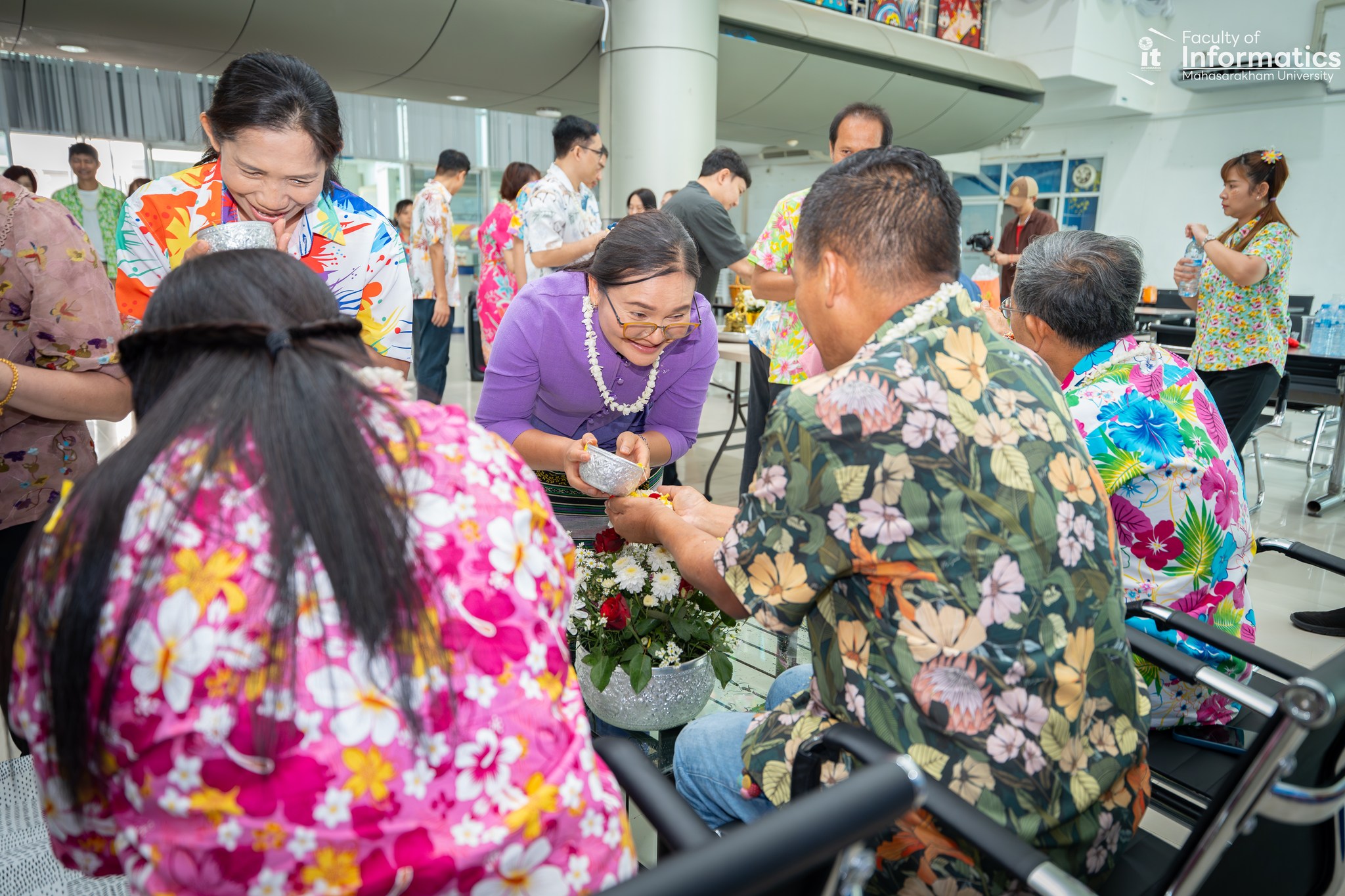 ชุ่มฉ่ำหัวใจในวันสงกรานต์ สืบสานวัฒนธรรมไทย
