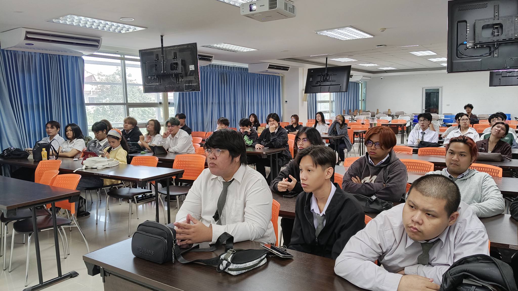 ภาควิชาสื่อนฤมิต คณะวิทยาการสารสนเทศ จัดกิจกรรมสร้างเครือข่ายศิษย์เก่าสื่อนฤมิตสัมพันธ์ ภายใต้หัวข้อ “เทคโนโลยีสมัยใหม่และการจ้างงานในอุตสาหกรรมแอนิเมชัน เกม และภาพยนตร์ดิจิทัล”