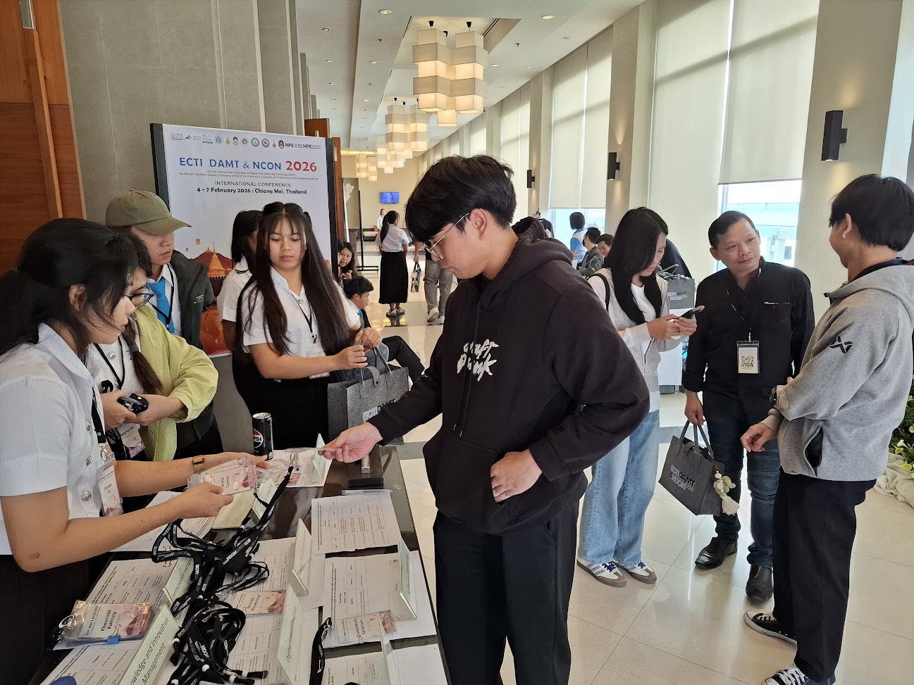 เก็บตกภาพบรรยากาศเวทีสากล สู่ความภาคภูมิใจของนักวิจัยรุ่นใหม่ ที่ได้เข้าร่วมนำเสนอผลงานวิจัยในเวทีนานาชาติ ในการประชุมวิชาการ ECTI DAMT & NCON 2026
