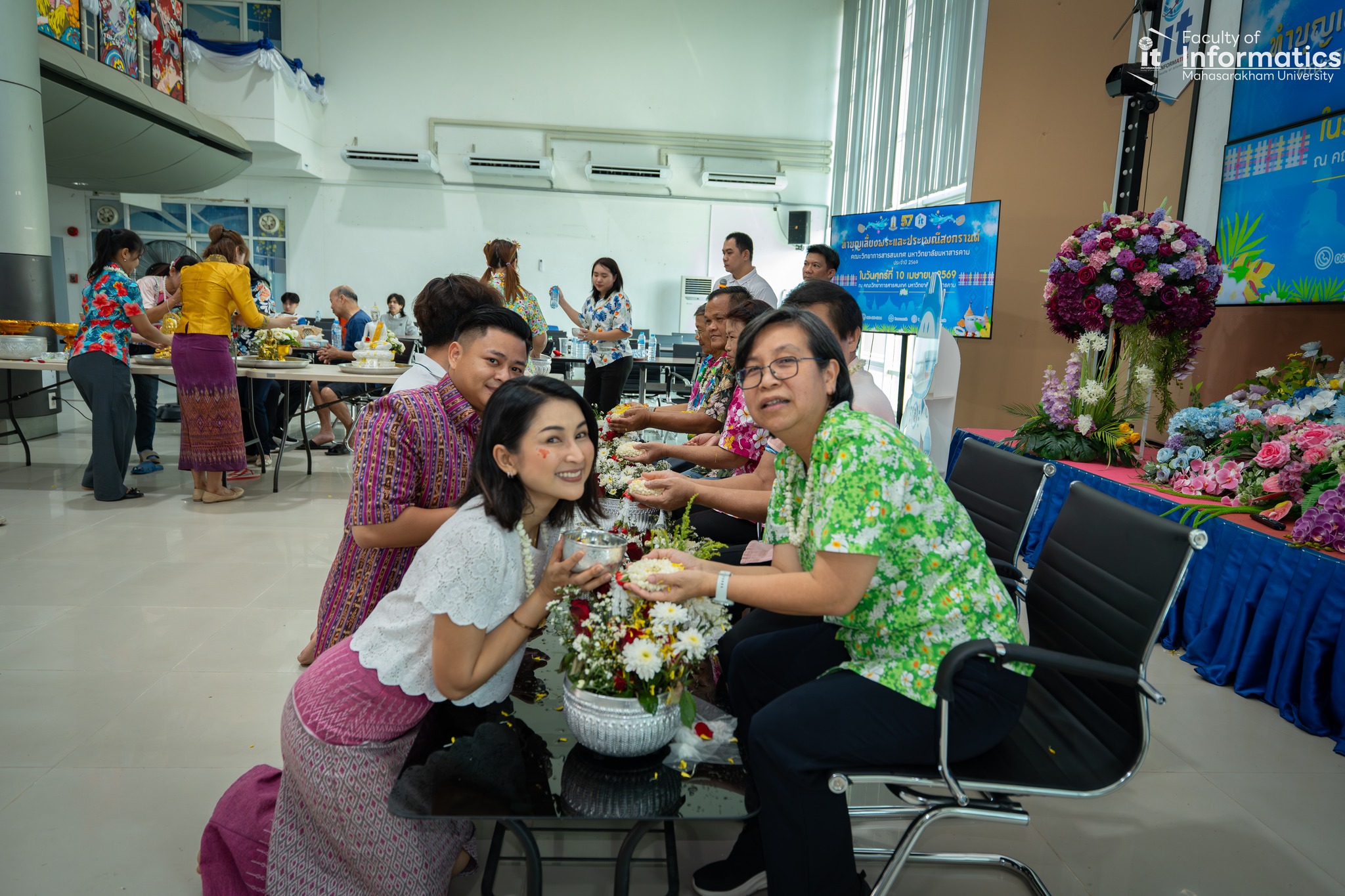 ชุ่มฉ่ำหัวใจในวันสงกรานต์ สืบสานวัฒนธรรมไทย