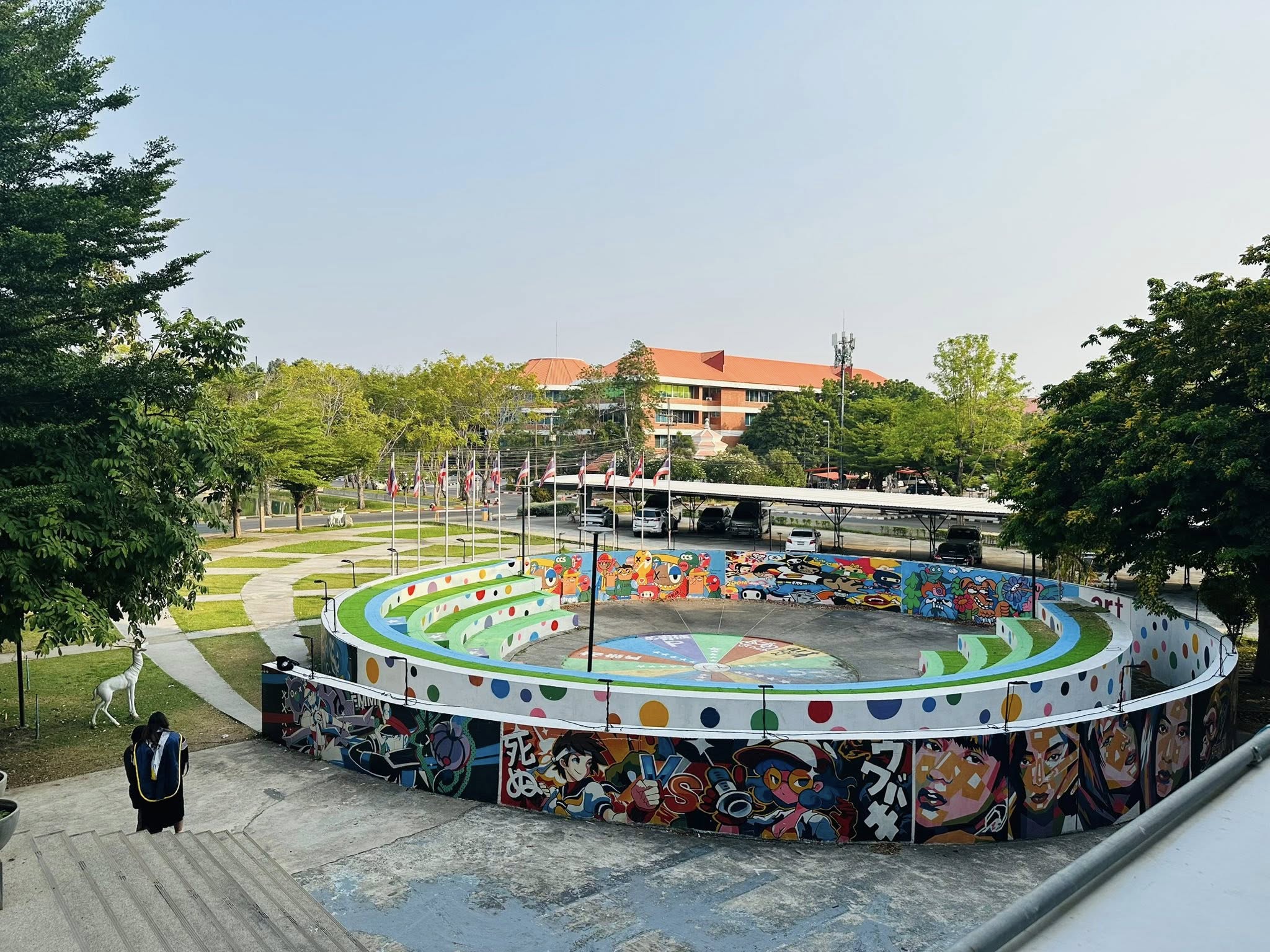 ปรับปรุงภูมิทัศน์เพื่อสร้างบรรยากาศต้อนรับผู้สำเร็จการศึกษาในระหว่างการฝึกซ้อม วันที่ 24 – 25 เมษายน 2569